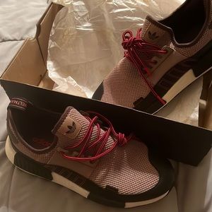 Adidas mesh tennis shoes